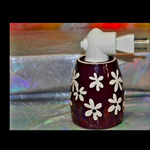 Scentsy mini plug in warmer